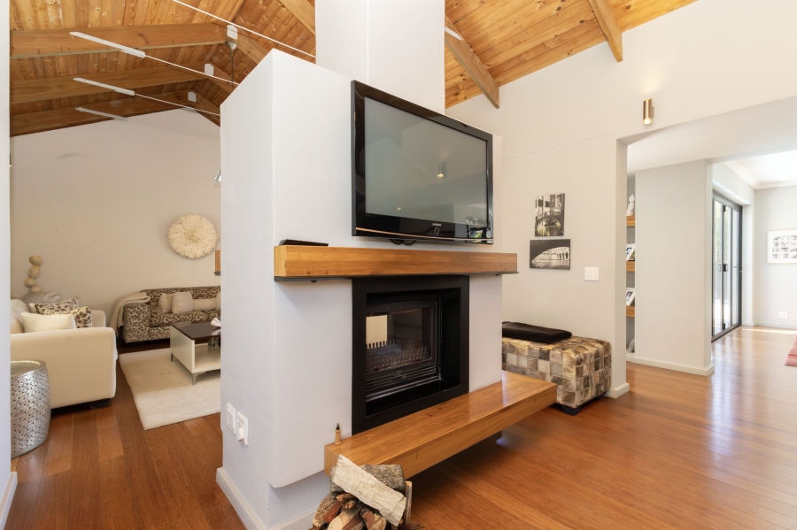 To Let 4 Bedroom Property for Rent in Big Bay Western Cape